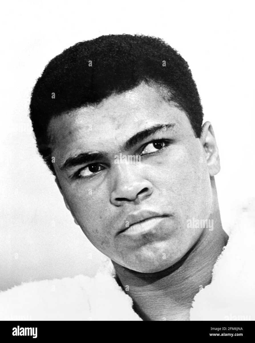 Ej_ClogEjb's tweet photo. 📝 FRASE DEL DÍA
       👉🏾 “No cuentes los días, haz que los días cuenten” Muhammad Ali https://t.co/R8pGIEVaG5