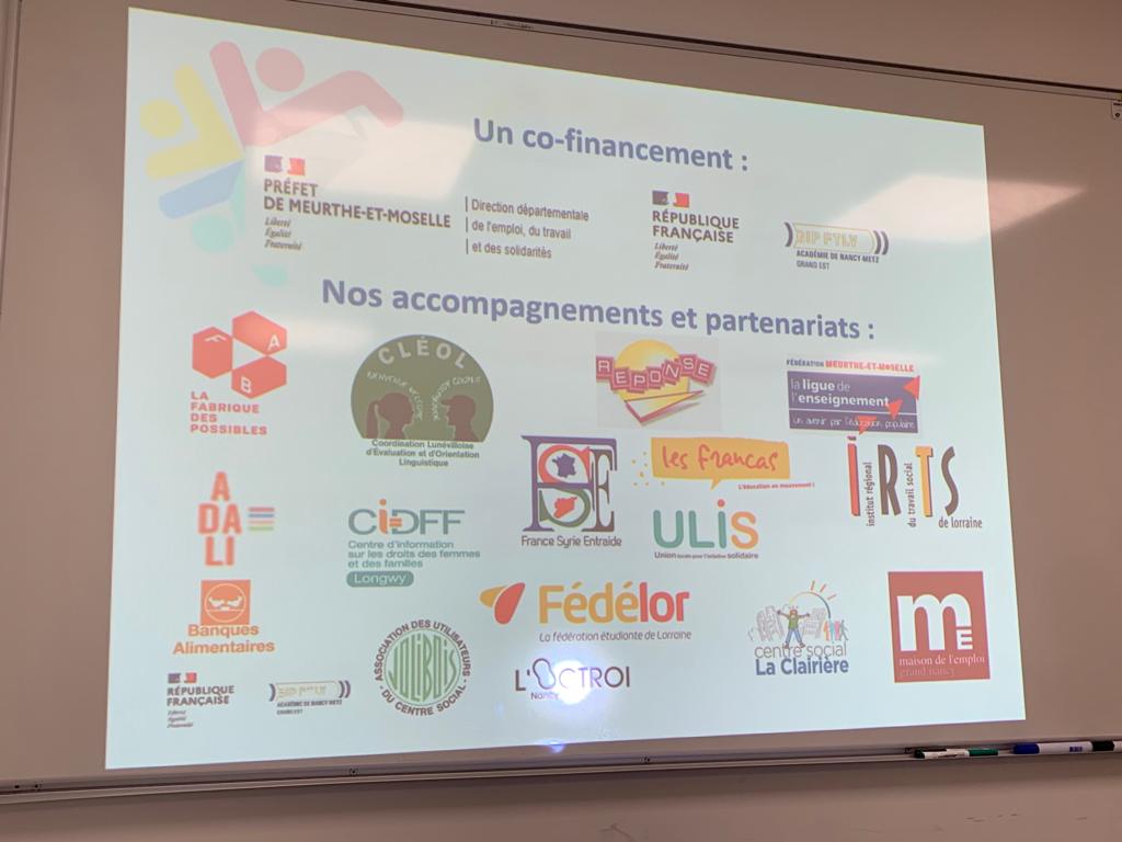 acnancymetz's tweet photo. Rencontre entre le recteur @huartjean et des adultes allophones. La Maison du #FLE à Nancy coordonne et forme les acteurs qui interviennent auprès des publics allophones. https://t.co/bSaC0i02sh