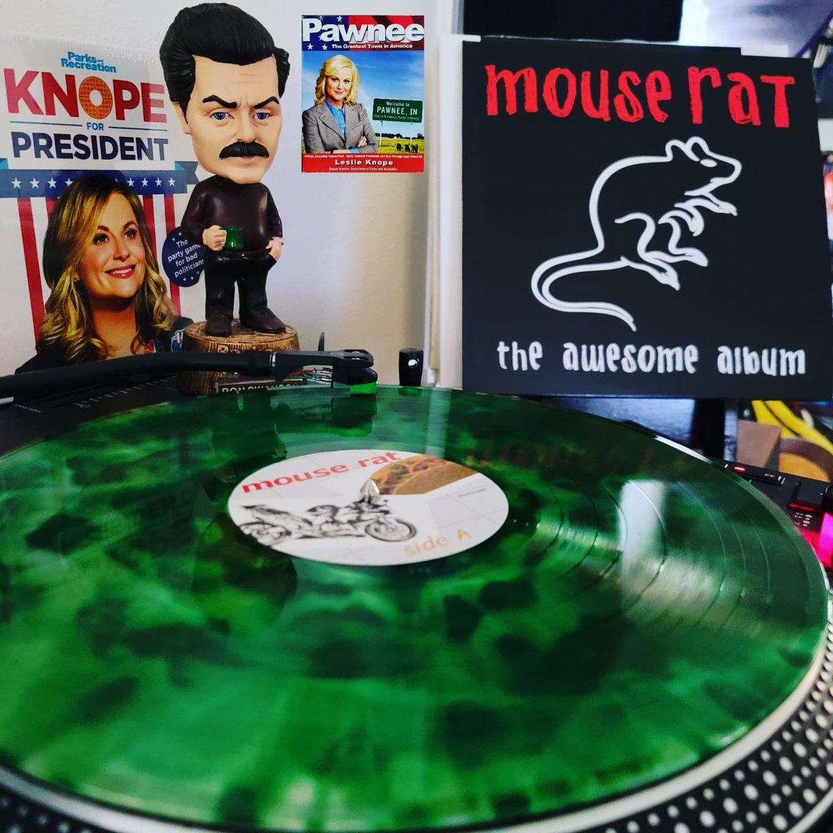 No better day to snag the Flush With Cash Green variant of our totally awesome, sham-rocking debut album than St. Patty's Day 🍀 

Grab it now: bit.ly/3KVZLRB

#mouserat #flushwithcash #catchyourdream

( #📷 @appetiteforvinyl )