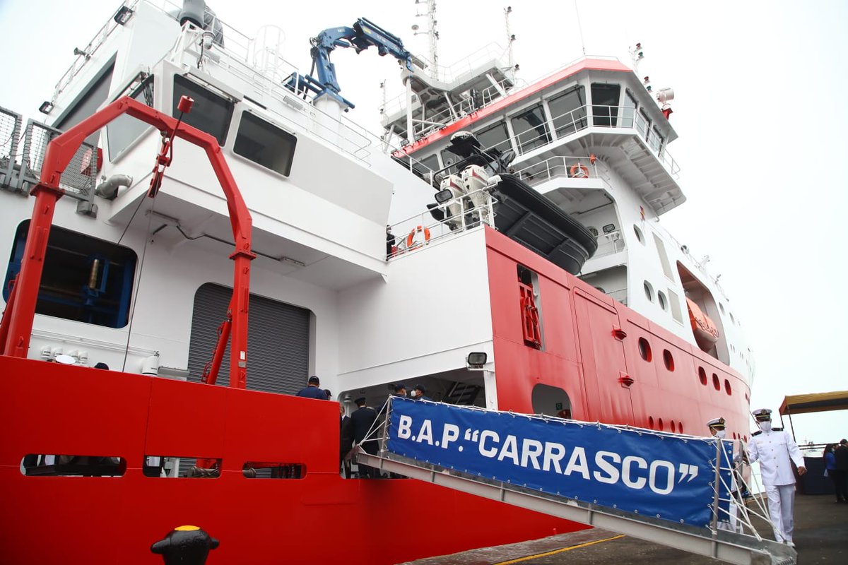 MinamPeru's tweet photo. 📍 Desde la Base Naval del Callao, el ministro @modestomontoya y el viceministro @Alfredomamani_
acompañaron al presidente @PedroCastilloTe en la ceremonia de arribo del Buque Oceanográfico #BAPCarrasco al término de su expedición científica del Perú a la Antártida. https://t.co/4pIPrIxuzT