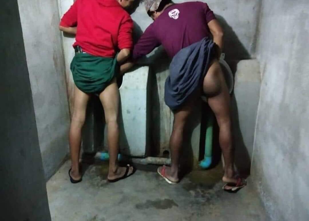 KoKosai52429994's tweet photo. သေးမပေါက်ပဲ ဘာလုပ်နေကြတာတုန်း 🤣 https://t.co/MDcBIoivPS