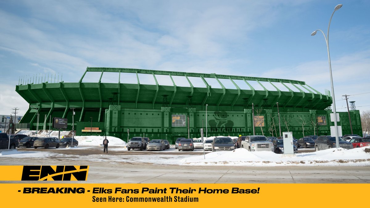 Let's fill the stands with Green (and Gold) this year with our 1️⃣ day #StPatricksDay $499 Green Pack!

☘️ Locker Room Tour + Green Season Seat + Jersey + on-field experience! 

bit.ly/3KVpn0D | #GoElks