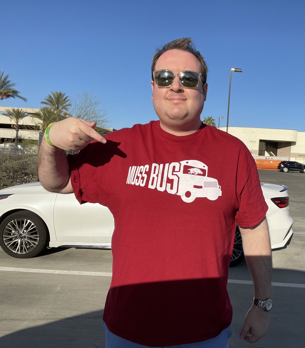 andrewtaylor09's tweet photo. Game day!! Good luck to @EricPMusselman & @RazorbackMBB tonight!! #MarchMadness #WPS #MussWin #MussBus ๐๐ https://t.co/zQWaF3r0ts