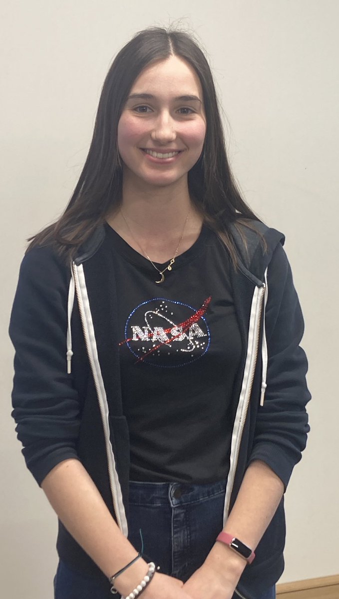 StSwithunsAcaEn's tweet photo. Followed by a fantastic academic lunch from Mia P (L6) and a brilliant external panel of physicists, to steer the Q&amp;A, on #space #science #BlackHoles #DarkMatter #BritishScienceWeek2022 #ScienceWeek #StSwithunsAcademicEnrichment #WomenInSTEM https://t.co/DcTFtAZ1jv