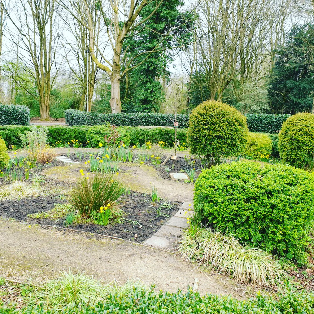 DaveApp's tweet photo. A lovely walk around Woolston park which looked fantastic π» #StayActive #MentalFitness #GetWarrMoving #GetWarrTalking #TakeNotice #asktwice #HatOfTheDay https://t.co/Vav5rg1IuL