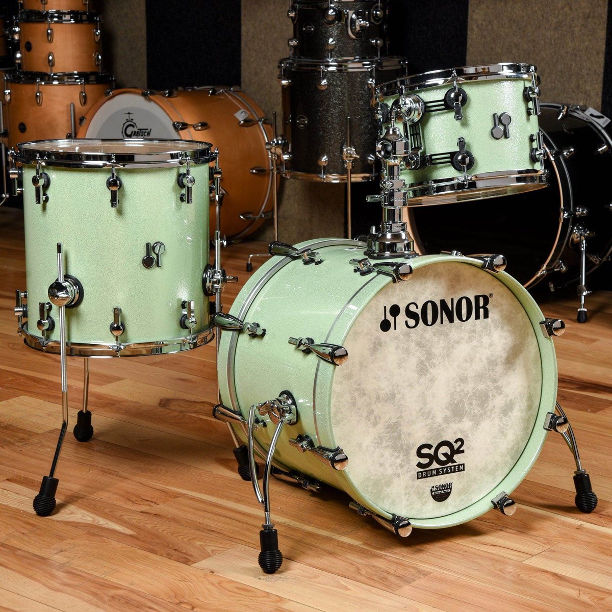 This incredible @sonordrumco SQ2 12/14/18 Vintage Maple kit in Mint Sparkle just arrived in the shop and it sure is tasty. bit.ly/3KSb0ds bit.ly/3KSb0ds #cde #chicagodrumexchange #chicagomusicexchange #drumshop #drumlove #drumstagram #drumsdaily #gearwire