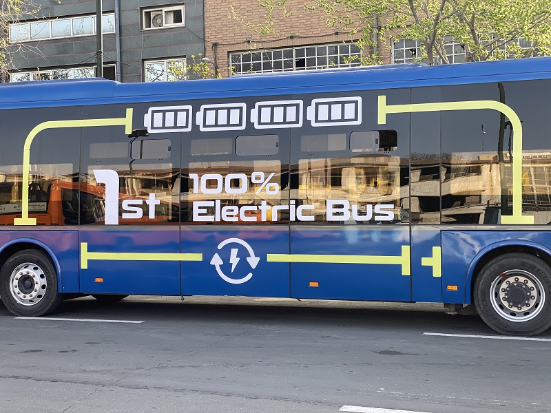 IntelliNewsMENA's tweet photo. Mapna has released its first electric bus by the Shetab Company (a joint company of Mapna Group and Oghab Afshan Industrial Group) with a range of 242km and battery package with a capacity of 318 kWh, the group said. The bus is now in Tehran on service around the city. https://t.co/f0ZQrI7Pb7