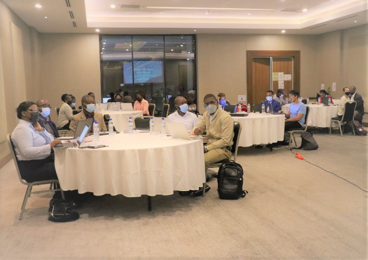 wfp_mozambique's tweet photo. #ChangingLives

👩🏿‍🏫📊Today we organized an Advanced Excel training for government staff from #MGCAS #INAS @ICalamidades, following the collaborative work with the Gov.🇲🇿 to support social protection in response to emergencies

Thanks to @Irish_Aid @eu_echo 
🇲🇿🤝🏿🇮🇪🇪🇺

#PASDPE https://t.co/3quloxuZFg