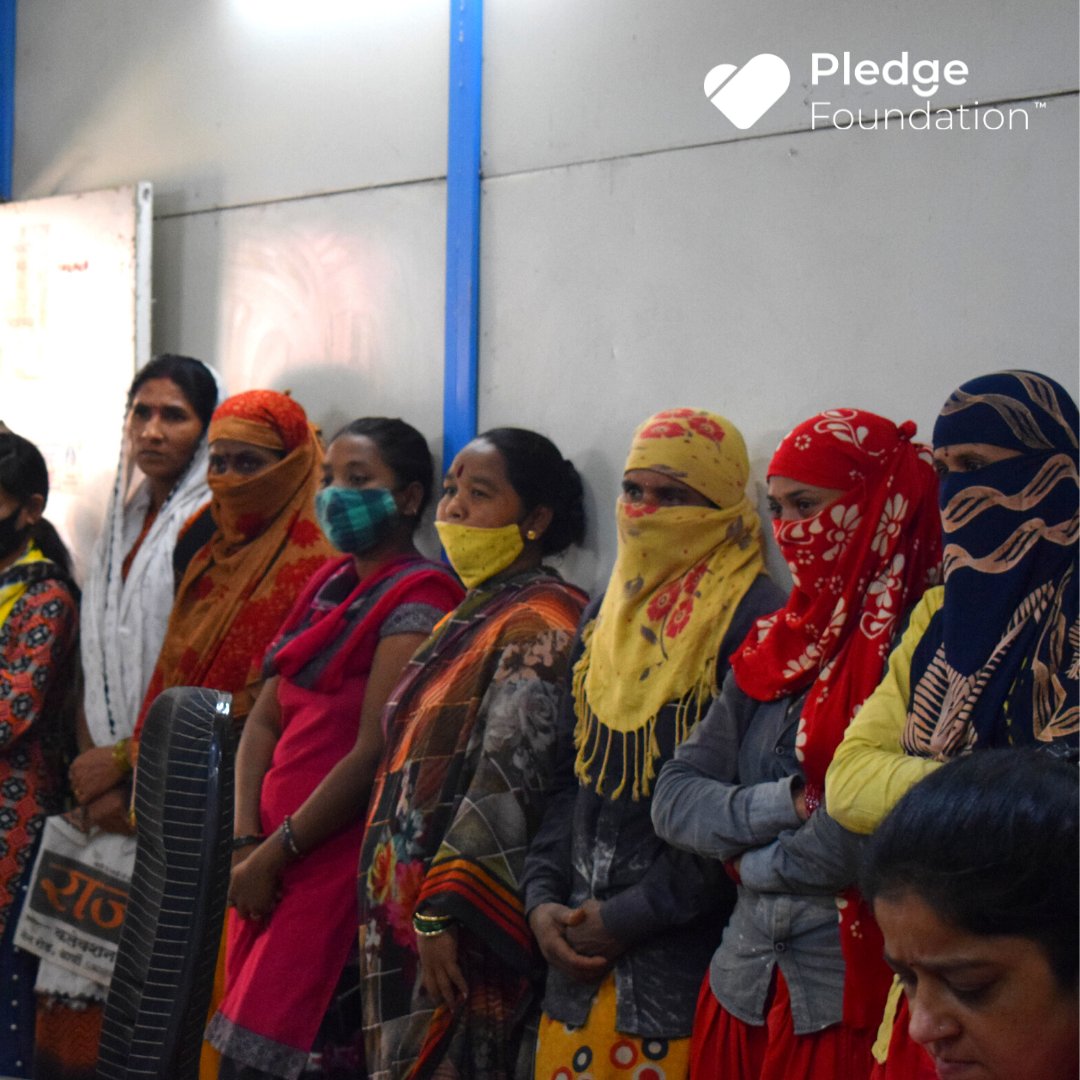 PledgeFoundatio's tweet image. Pledge Foundation launched Project #PADbank on 11th March 2022, at Parijat Co.op Housing Society, Magathane, Borivali East with the support of the Maharashtra Labour Welfare Board for the women construction workers.

#MenstrualHealthHygiene #LetsPledge #ThursdayThoughts