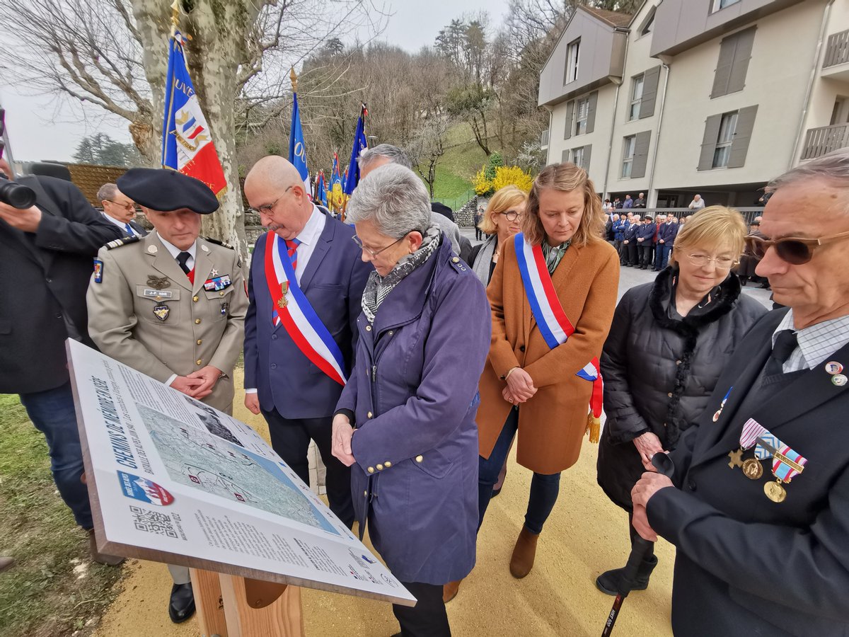 voreppe's tweet image. @voreppe aux côtés du @CDC_93eRAM #93RAM pour recevoir Mme la Ministre déléguée G. Darrieussecq et inaugurer les premiers triptyques du Chemin de Mémoire #BatailleDesAlpes
