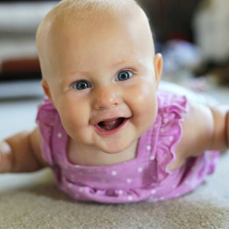 NorfolkLibs's tweet photo. Giving your baby "tummy time" for a short time each day when they are awake, will help your baby develop head and body control.
This helps them to push up, roll over & crawl.
Never leave a baby unsupervised while on their tummy, & never let them sleep on their tummy.
#PJFAL https://t.co/rrOym0VCc7