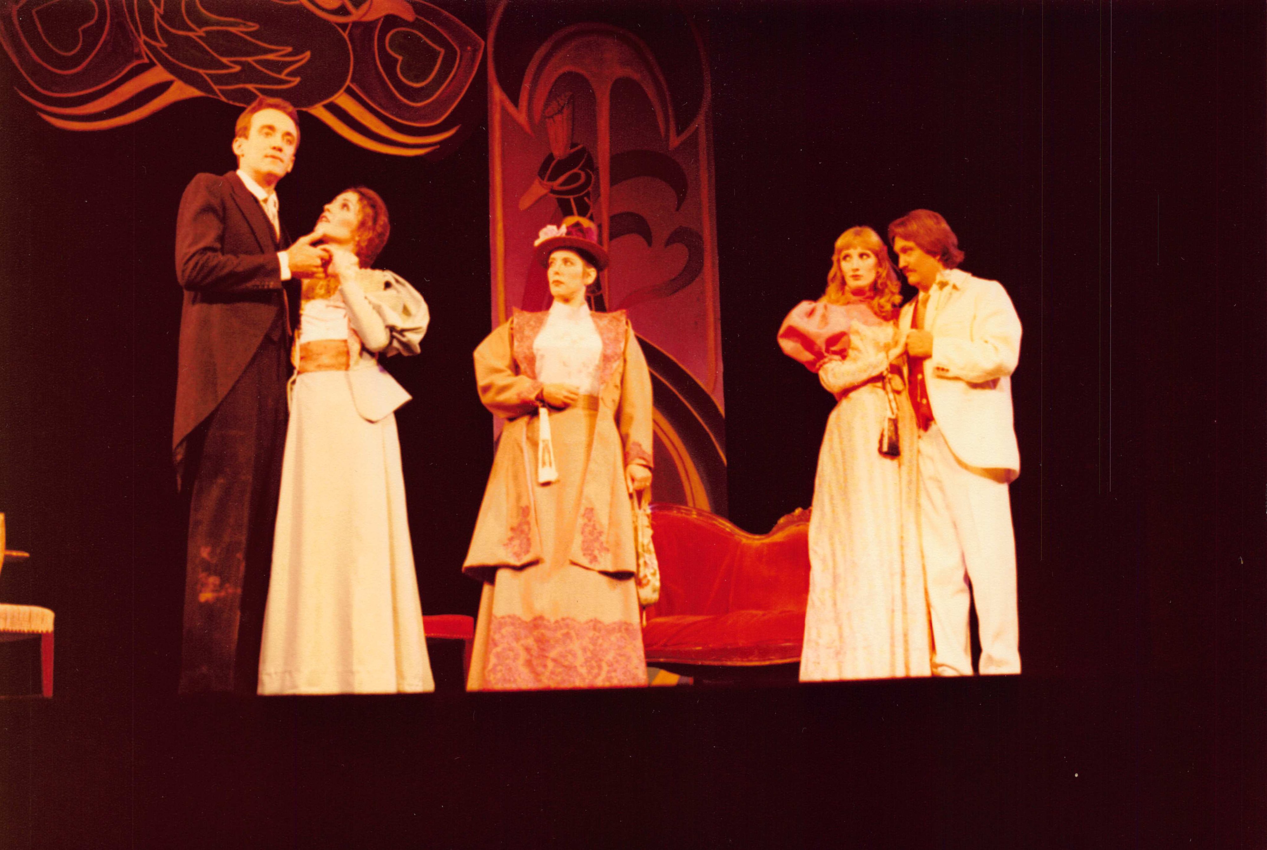 Des Moines Playhouse (DMPlayhouse) / Twitter