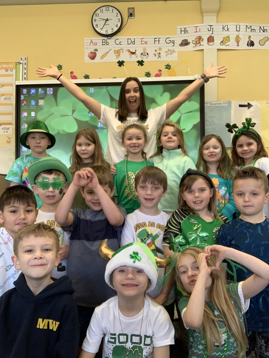 MrsSNewman1's tweet photo. 🍀☘️🍀☘️Happy St. Patrick’s Day!! 🍀☘️🍀☘️ https://t.co/ixe0jSVvjR