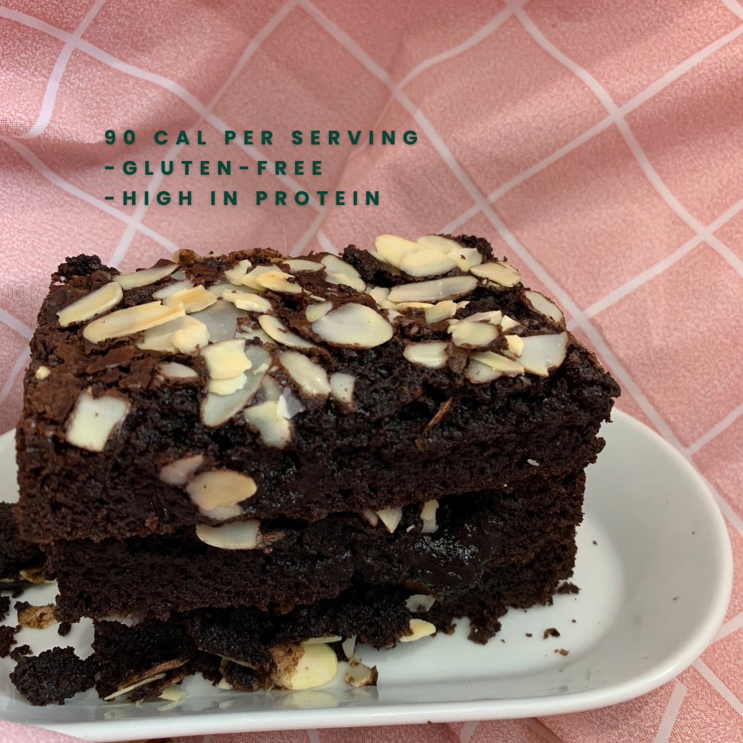 KremaKitchen's tweet photo. On a diet but craving for something sweet? Afraid not, our tofu brownie is low in calories, high in protein, and gluten-free 🤤🤤 https://t.co/hnMoITvXTi https://t.co/JYwcP5DqWA