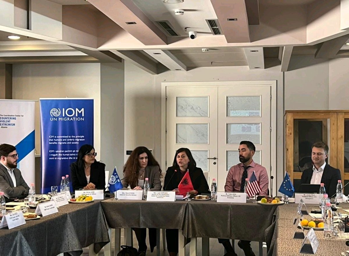 CenterCve's tweet photo. 🔛Episodi 9° pasqyron aktivitetin koordinues gjithëpërfshirës, realizuar nga Shteti 🇦🇱 npm. ofrimit të shërbimeve nga institucionet shtetërore 📃💻në nivel qendror/vendor në bp.🤝me #bashki #OShC, org.ndërkomb. të përfshira në proces @albania_unicef @theGCERF @IOM_ROVienna etj.🙏 https://t.co/qgi7CVIu4R