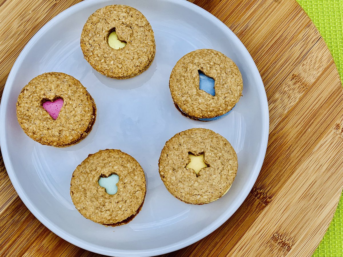 Lucky Charms cookies! #vegan #magicallydelicious #LuckyCharms #StPatricksDay