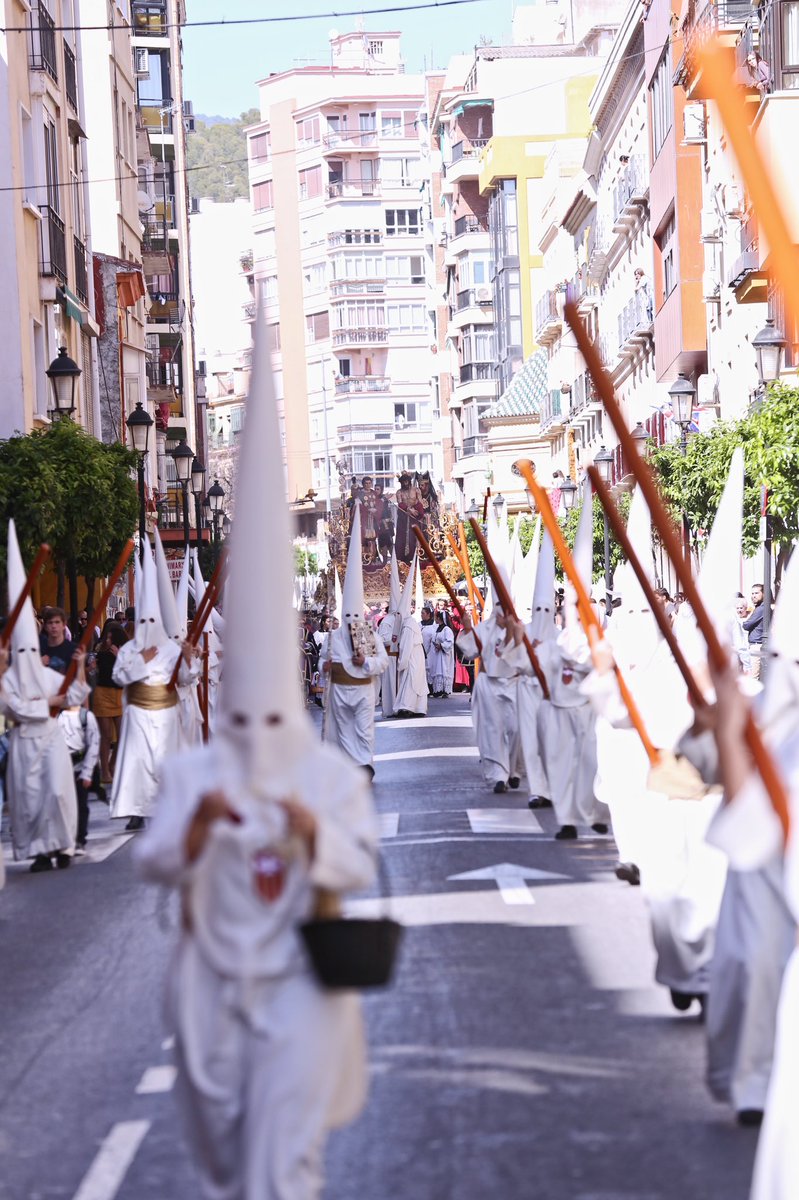 HdadHumildad's tweet photo. 🔔 #COMUNICADO | 

Concluido el plazo de tallaje y reparto, todavía contamos con 15 puestos libres en el trono de la Virgen, así como túnicas de nazareno disponibles. Si quieres salir en la Cofradía, la Casa de Hdad estará abierta martes y viernes de 20 a 22h.

#CofradíasMLG https://t.co/ExO8QjITIA