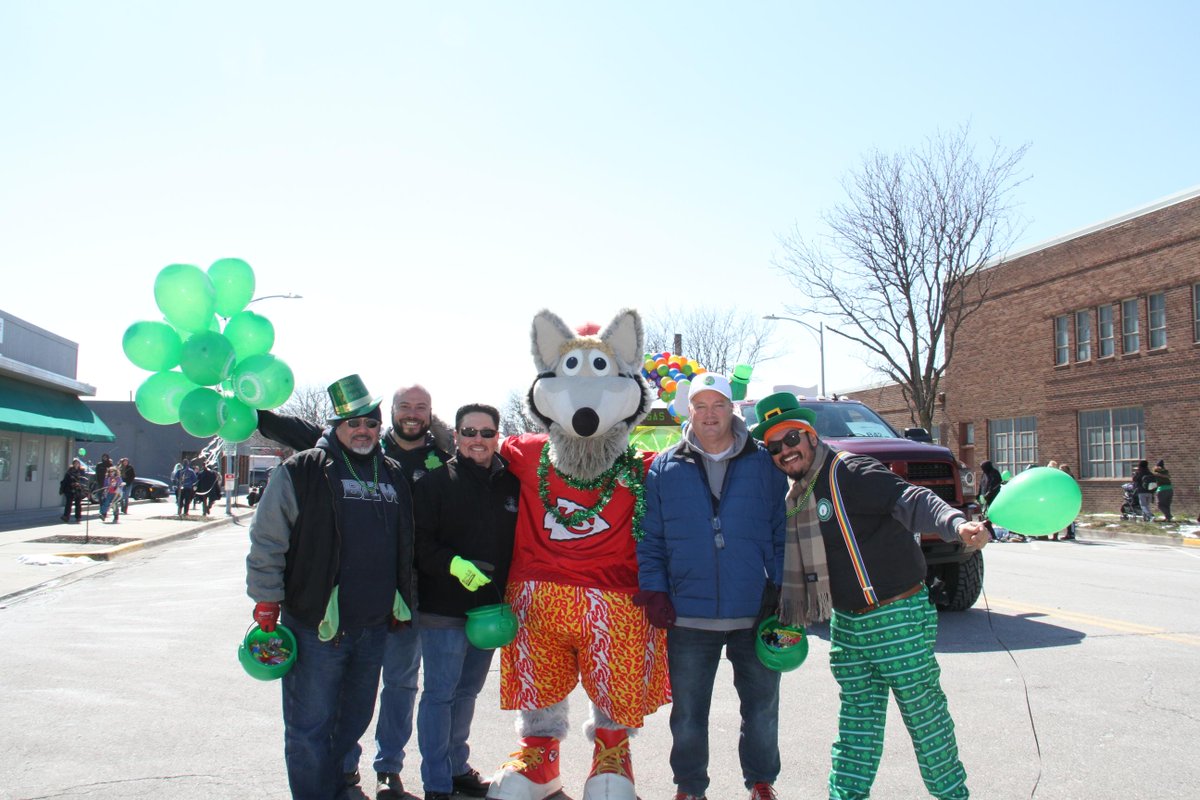 IBEWLocal124's tweet image. Happy St. Patrick's Day from IBEW 124! Pictured Below are some of the members who participated in North Kansas City's Snake Parade over the weekend. #snakeparade #union #livingwage #gochiefs #kansascity #community #IBEW