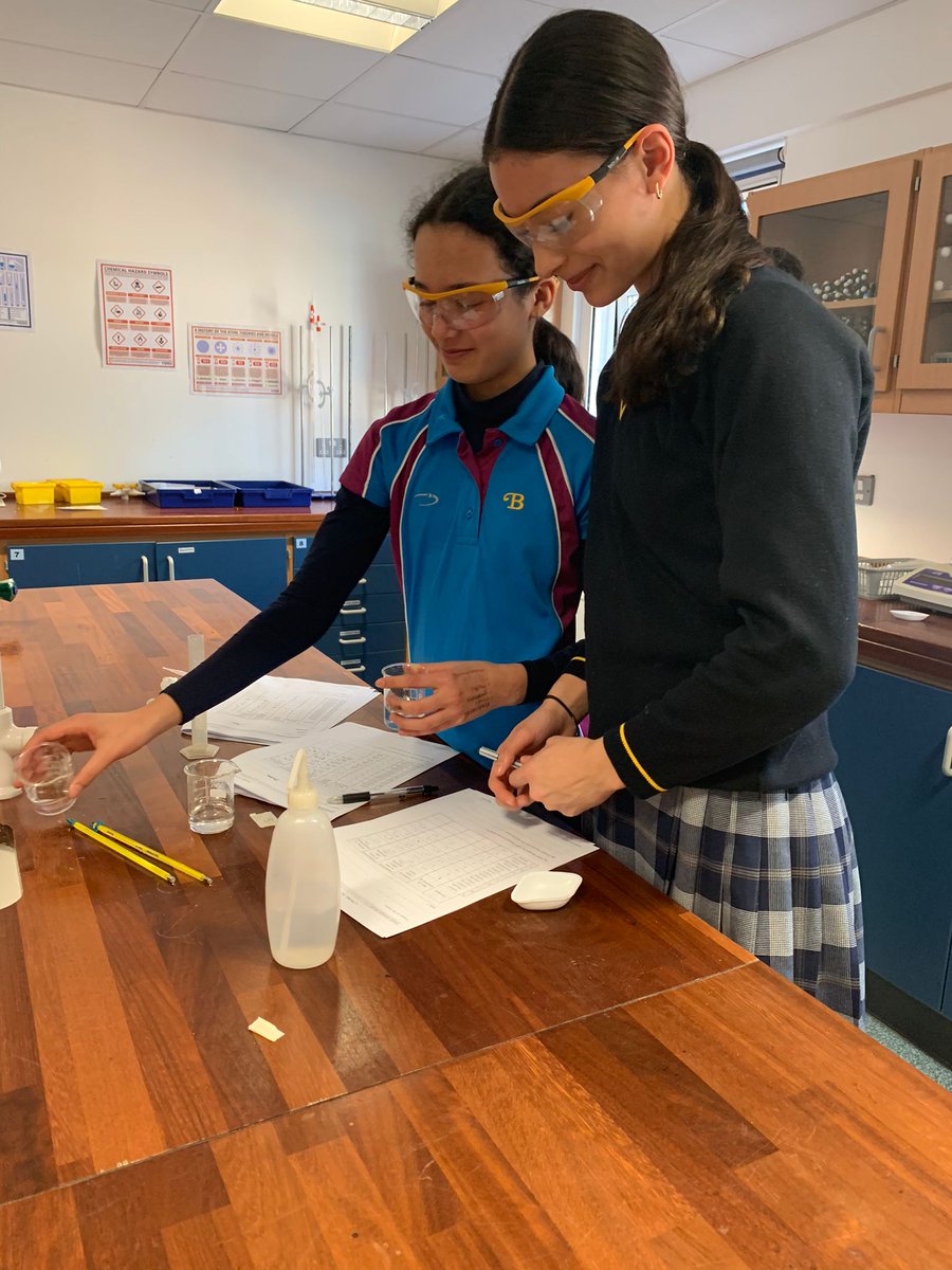ScienceBHGirls's tweet photo. Year 10 are investigating endothermic reactions to celebrate #BritishScienceWeek2022 https://t.co/c7U4LHakF5