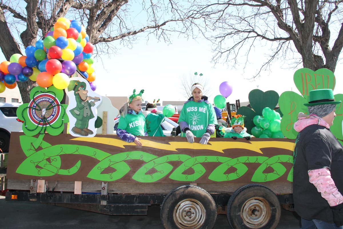 IBEWLocal124's tweet image. Happy St. Patrick's Day from IBEW 124! Pictured Below are some of the members who participated in North Kansas City's Snake Parade over the weekend. #snakeparade #union #livingwage #gochiefs #kansascity #community #IBEW