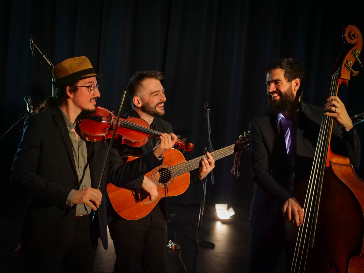 Retenons la date : Soirée-concert en soutien au peuple Ukrainien avec Zajigaï (trio musique festive slave et tsigane) ce vendredi 25 mars dès 18h30 au <a href="/letroismats/">Le Trois-mâts</a> à <a href="/Angers/">Ville d'Angers</a> . Prix libre!En collaboration avec <a href="/RussietonNantes/">Russies étonNantes</a> .