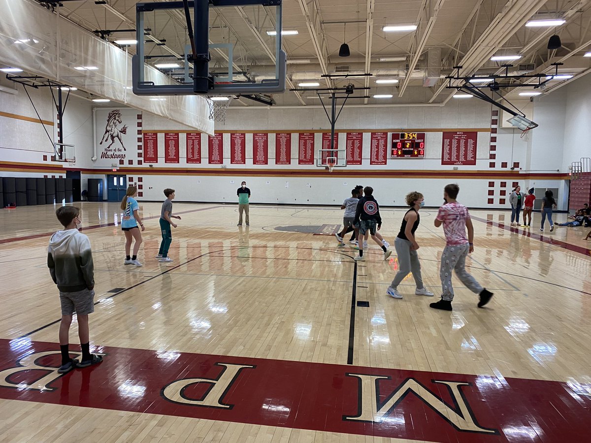 LSR7HILLITS's tweet photo. Crowned our 3rd Quarter Basketball Club Champs 🏆 this morning on this St. Patrick’s Day/First official day of the #MarchMadness Tournament! Shout out to Coach Thomason for his hard work this quarter getting this all set up! #MustangNation #RallyUp #ContributionCountsBCMS https://t.co/R4vmP1kowR
