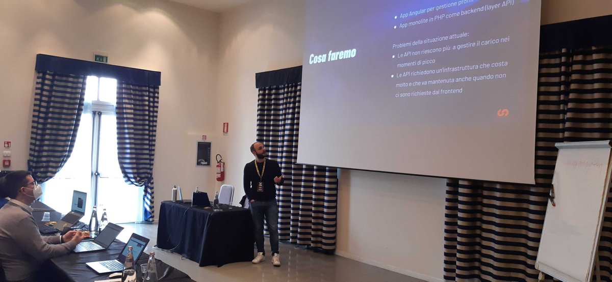 SparkFabrik's tweet photo. Con @benfrancesco siamo passati a mettere mano alla tastiera. Cosa prevede l'agenda?
Adottare un approccio serverless-first in uno scenario di esempio.
Ph. credits: @pinolo 
@grusp @IncontroDevOps #aws #Serverless https://t.co/K6vUY4z8Ci