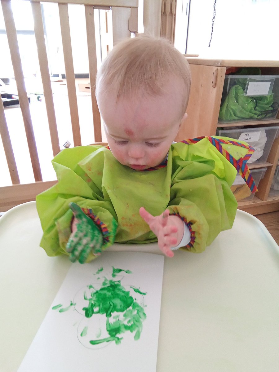 AshbridgeMaxy's tweet photo. Exploring all things green for St Patrick's Day today in our Snowdrop room #exploringpaint #sensoryfun #texturesandmaterials https://t.co/flP8sBLskJ