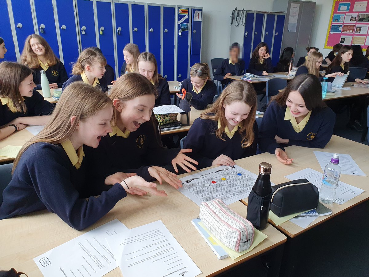 Going through the career counselling services that Services For Young People can offer our pupils to help with their career choices #ServiceForYoungPeople #careers #careerskills #careercounselling @WelHatTeam