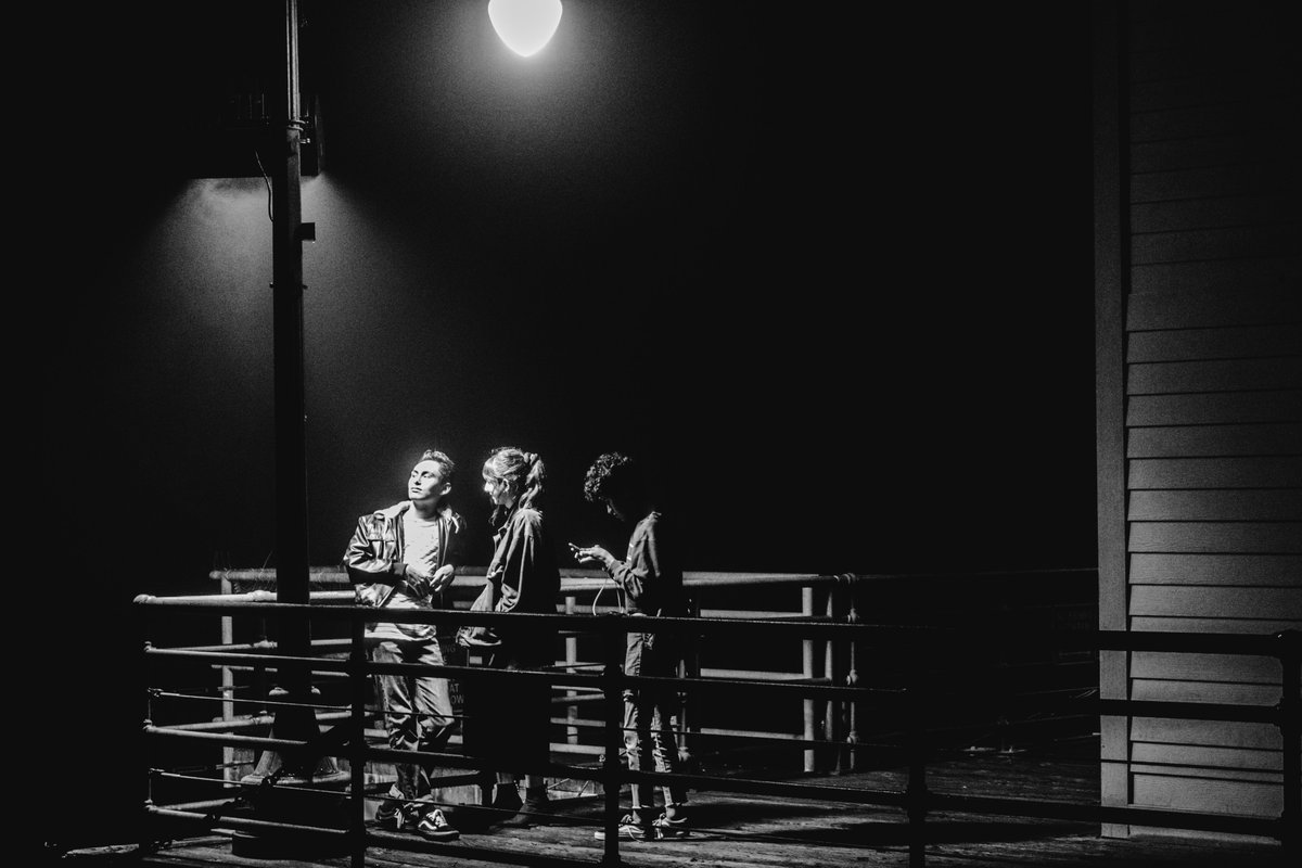 Show me your moodiest , most contrasty  #streetphotography 

no links
one photo
retweet what you like