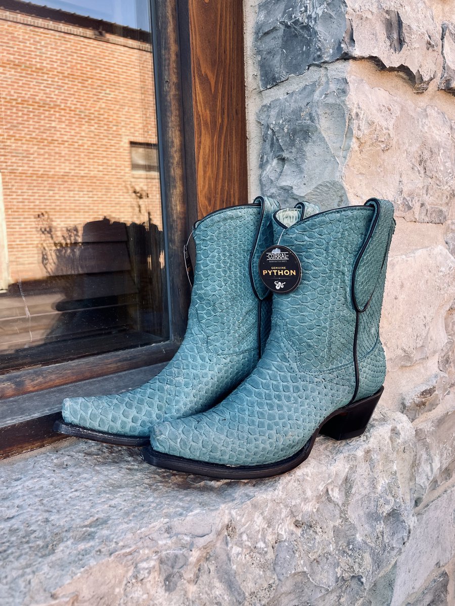 Are these women's Corral python booties speaking to your style? Grab them for $20 OFF through Saturday!

#womensstyle #boots #texas #marchmadness