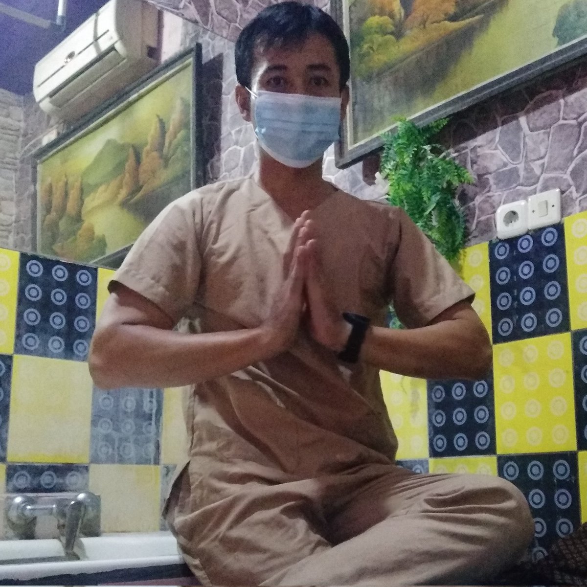 awan_rul's tweet photo. #FotoProfilBaru https://t.co/15TvlkdhEs