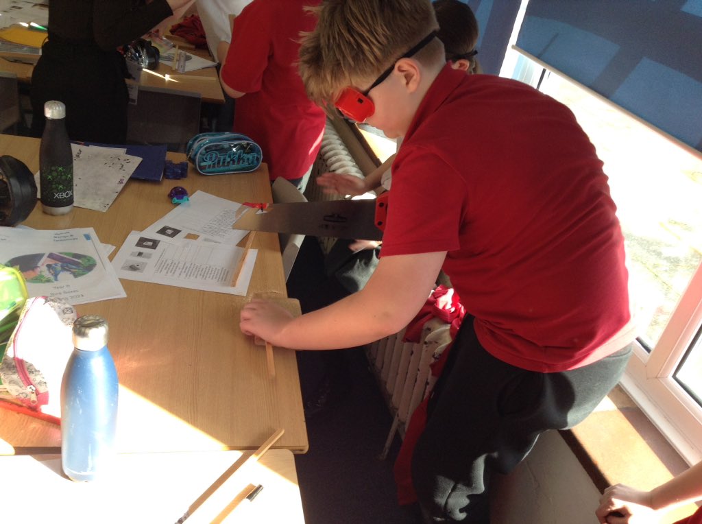 EastwayPrimary's tweet photo. Year 6 loved learning new skills in their DT sawing lesson! #bringinglearningtolife https://t.co/TeNr7jQswy