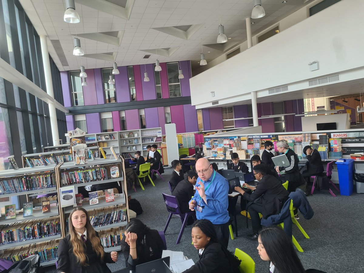 reading_toan's tweet photo. Year 9's are currently spending their form time writing and uploading book reviews to our online TOAN LIBRARY. Our online library can be accessed from anywhere and pupils are enjoying sharing their reviews! #toanlibrary #readingcloud #bookreviews #toanreaders 📚 https://t.co/aQ8a3eDDK0