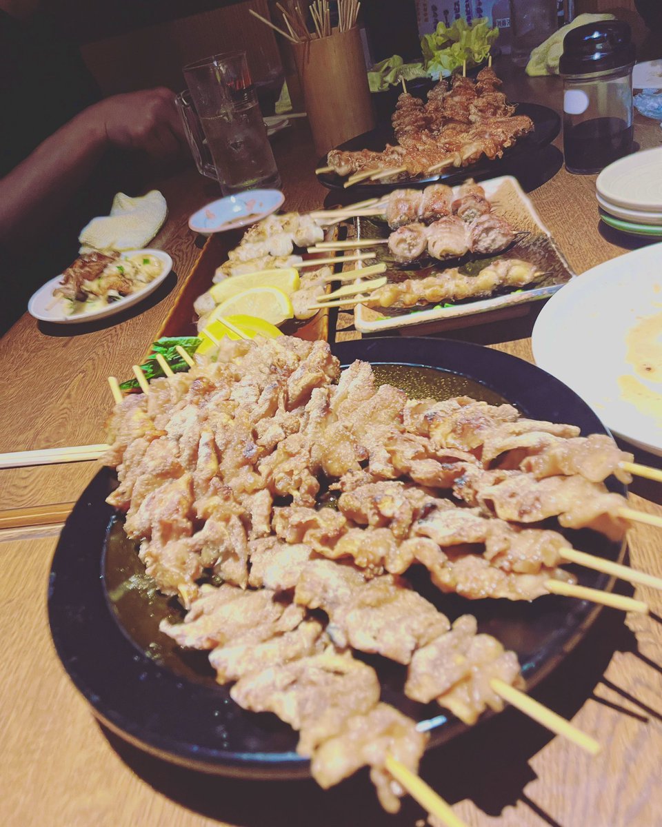 minach4's tweet photo. 上の子の合格祝いに焼き鳥屋さんで🍺
英語が苦手な子だったのに、単語と文法極めたら、すごく点数上がったの見て、私も頑張ろう❣️と思いました
#やり直し英語 #中学英語 #私は音読から #春から京都行き🌸 #寂しくなります https://t.co/5V8aPOKjU2