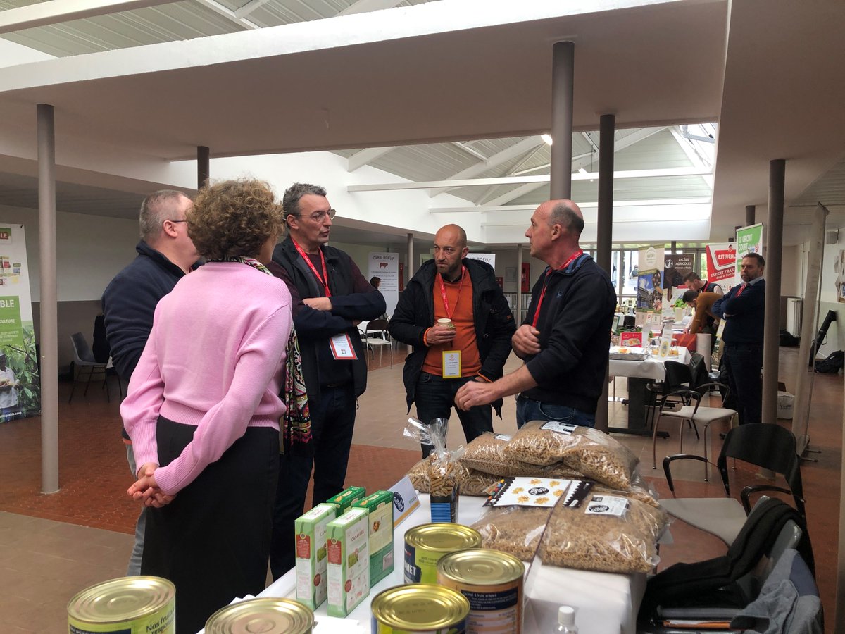 ADOCC_'s tweet photo. #Agroalimentaire #SalonOccitAlim : échanges entre lycées et fournisseurs de #produitslocaux sur le Salon #OccitAlim au Lycée agricole #Mirande. Occit’Alim = place de marché virtuelle qui simplifie l’approvisionnement en produits locaux, qualité & bio en restauration collective https://t.co/JpScS8k9ae