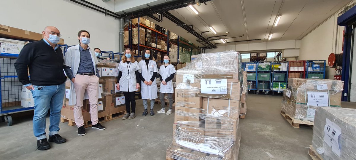 CHUnantes's tweet photo. 🇺🇦 7 palettes d'appareils biomédicaux, de dispositifs médicaux et de médicaments sont partis ce matin à destination des hôpitaux et centres de santé ukrainiens. Nous sommes fiers de nos équipes qui se sont fortement mobilisées. #Nantes #Ukraine #solidarité https://t.co/dPY5GRpZUP