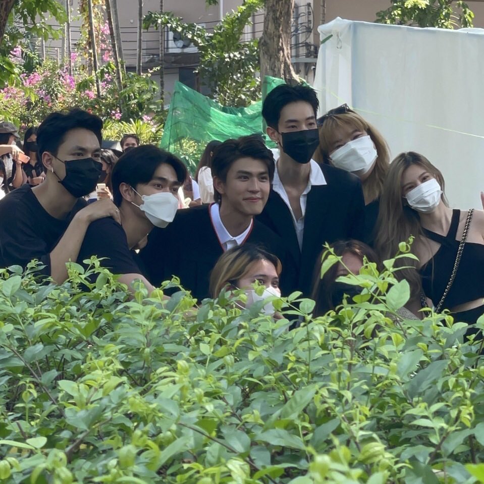 __runglin's tweet photo. ในวันที่แย่ที่รับรู้ว่าตัวเองเป็นมะเร็งอยู่ๆฟ้าก็อยากปลอบใจด้วยการส่งสิ่งนี้มาให้ #saveG https://t.co/0w98HJMPl9