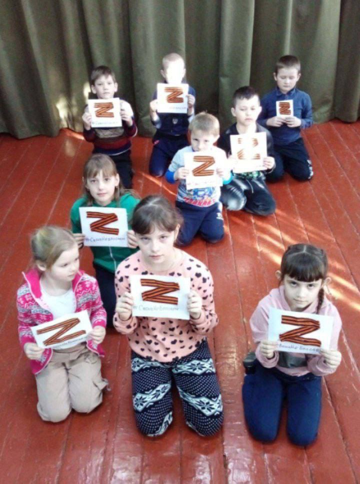 Ehi <a href="/KremlinRussia_E/">President of Russia</a>, smettetela di utilizzare i bambini!
Tutto questo è disumano!

#FreeUkraine #StandWithUkraine #NoWarInUkraine #OpRussia #news #Italia #Italy #Anonymous  #FckPutin