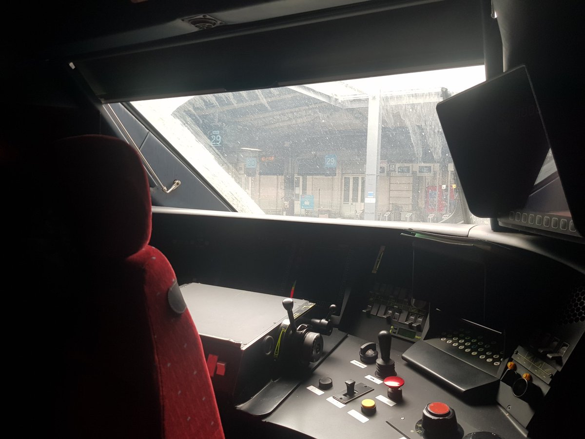 🚆 Ce genre de petits plaisirs permis grâce au tournage d'un épisode de <a href="/Faut_Le_Faire/">Faut le Faire - Podcast</a> 😻
Merci <a href="/TiffanyMages/">Tiffany Mages</a> !