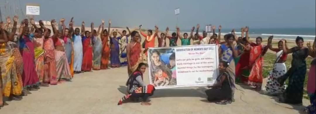 SpandanOdisha's tweet photo. We the women groups in Penthakotta Puri started working with this mission from #InternationalWomensDay2022... #breakthebias...let's our girls be girls, not brides..let's work to #stopearlymarriageofgirls...we took the pledge and signature campaign. https://t.co/ihkfIQwsaF