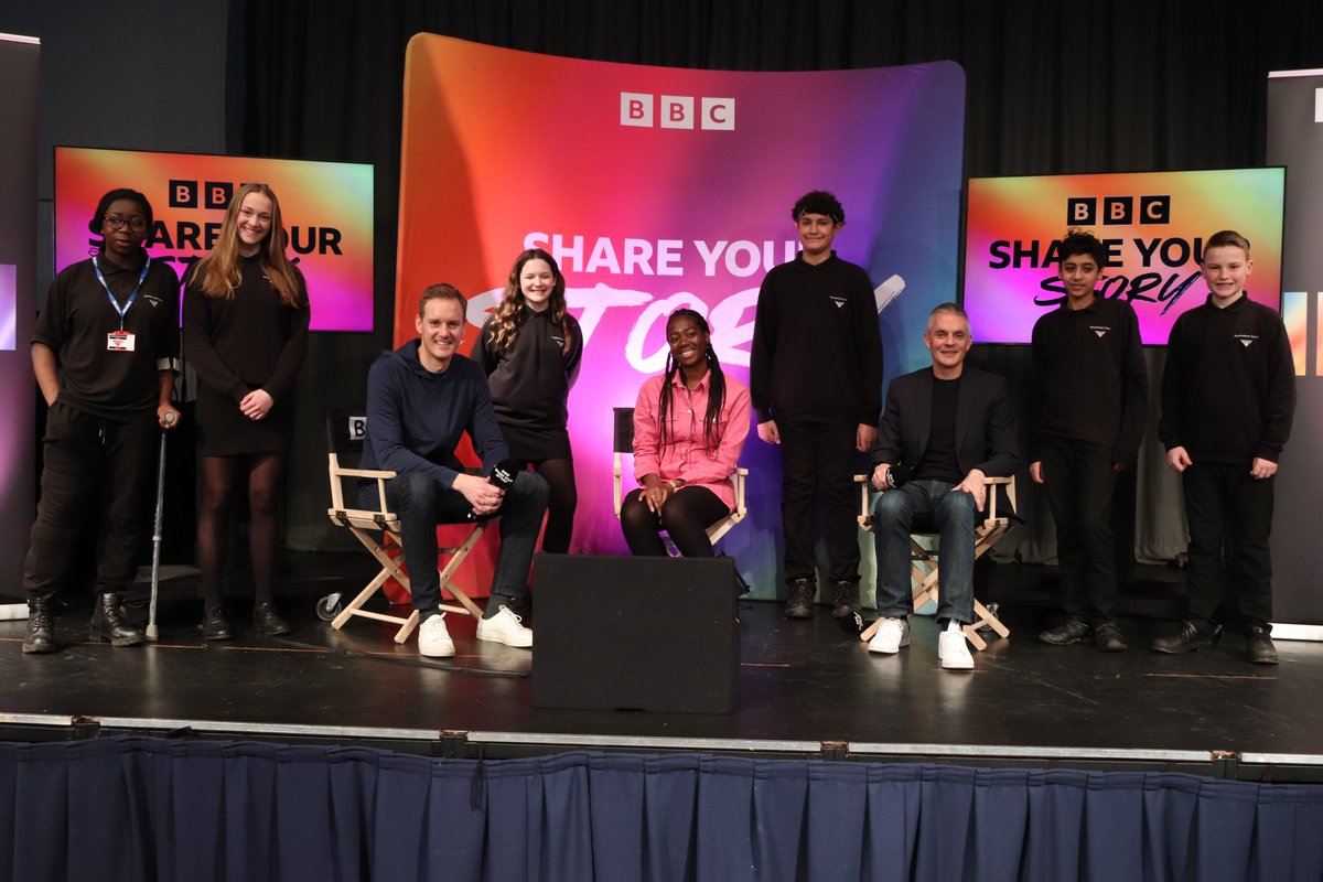 bbcpress's tweet photo. 📢 BBC Director-General Tim Davie and @BBCBreakfast's Dan Walker shared their stories with @BBCNewsround's Shanequa Paris and more than 900 students at @MeadowheadSch in Sheffield, as part of the BBC’s UK-wide centenary school project #BBC100
Learn more ➡️ https://t.co/SQILgGtimv https://t.co/shjkS08KJs
