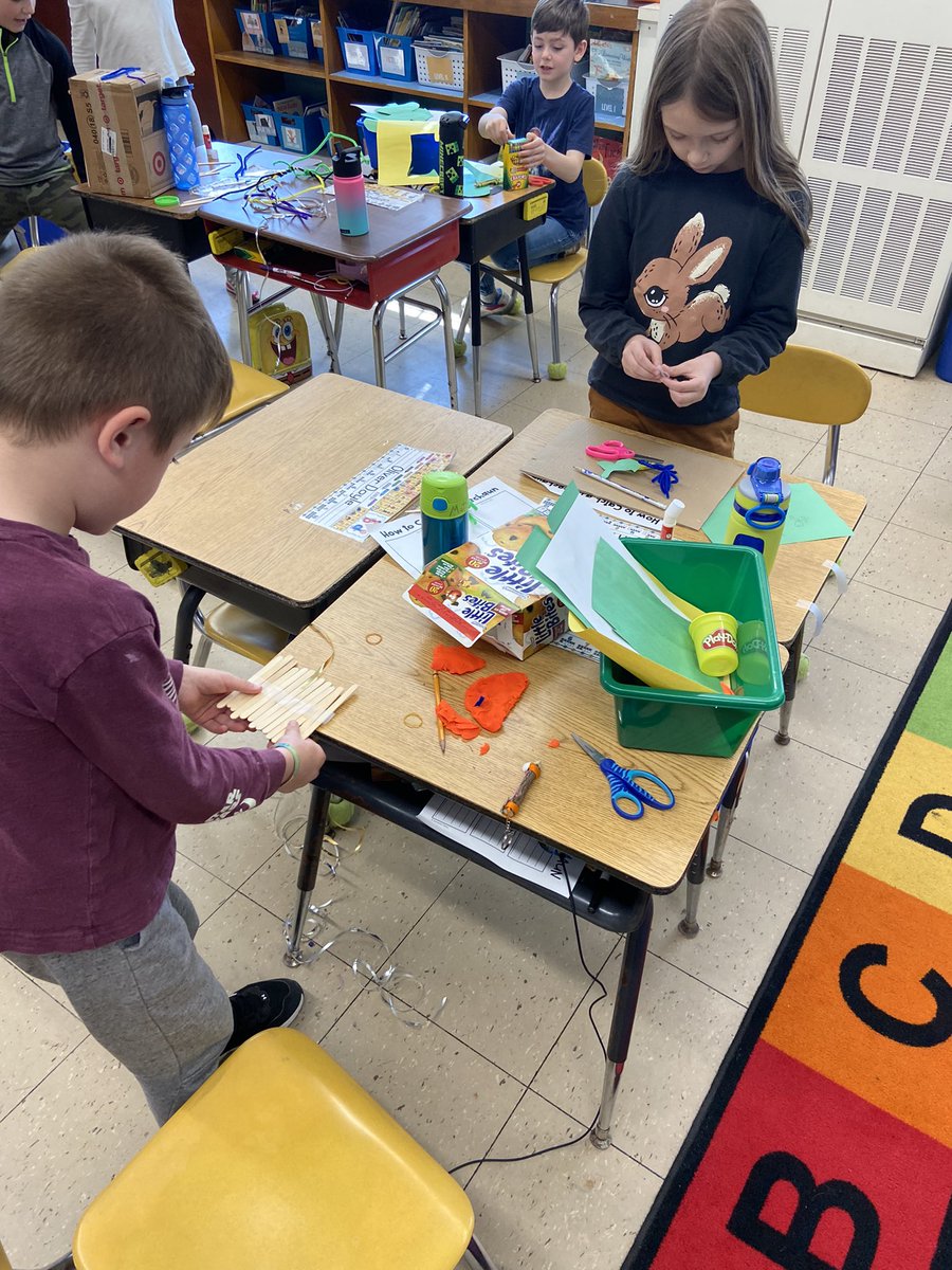 This week we have been working on leprechaun traps as an engaging stem lesson! Firsties LOVE working together as a team by first planning and then making their plan a reality☺️ #NavesinkLeads #NavesinkLearns