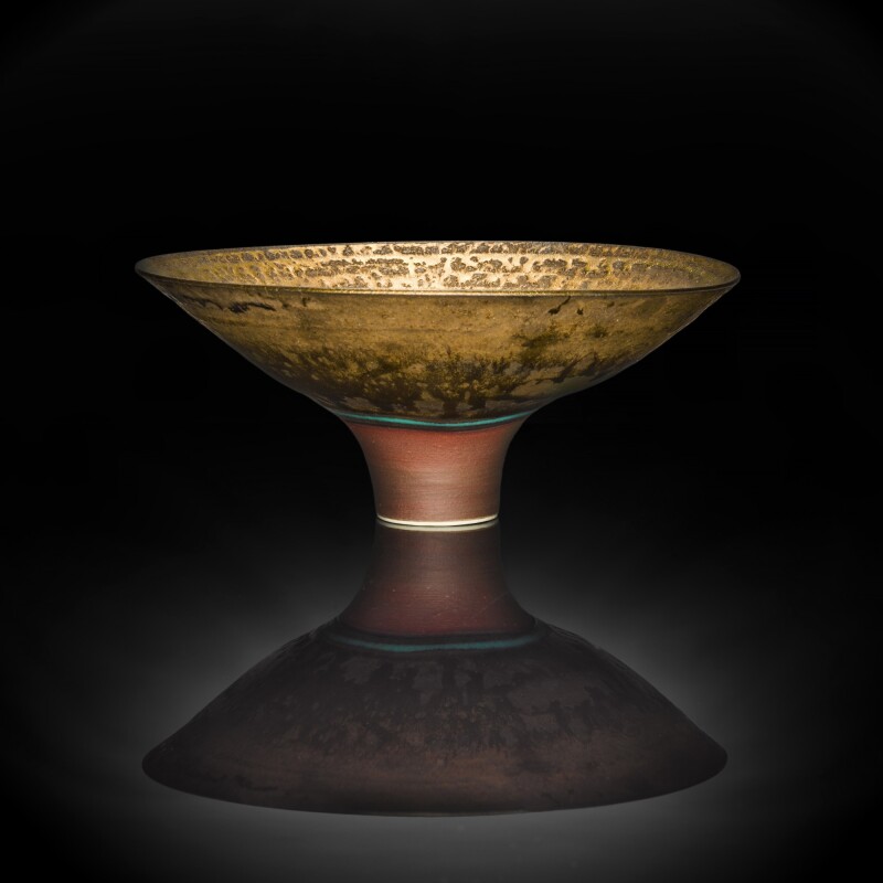 Sothebys's tweet photo. #AuctionUpdate Earlier this week, 'Made in Britain' saw an exceptional result for master ceramicist Dame Lucie Rie. Appearing for the first time since acquired in 1983, the Large Footed Bowl soared to £201,600 - 6x its est. & among the top prices for the artist!
#SothebysModBrit https://t.co/b2dwHkO4A7