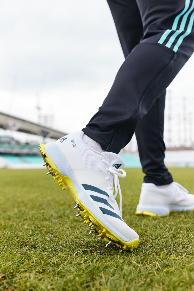 cricket_FS1's tweet photo. Adidas 22YDS Cricket Shoes White/Yellow 2022 - Shop here 👇🏻 https://t.co/lsbg8qgcv8 https://t.co/EX55W4Ruic