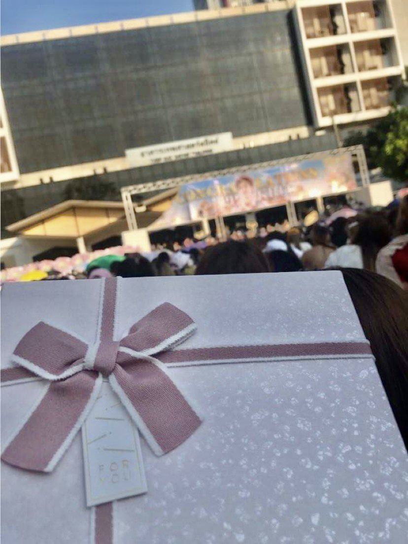 BkppMyanmar's tweet photo. Congratulations PP Kritt🎓🎓🎓
We are always proud of you ❤️❤️❤️
-BKPP Myanmar Fans
@ppkritt 
#PPgraduation https://t.co/vvmkkHshPu