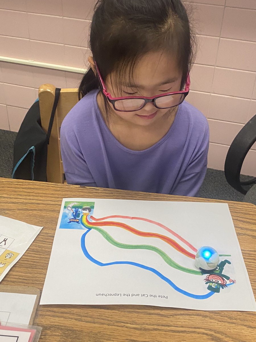 readerswinslow's tweet photo. Happy St Patrick’s Day! Students had their Ozobots follow rainbow paths to help Pete the Cat find Lucky the Leprachaun! #wearequest https://t.co/iaRBlPrKE3