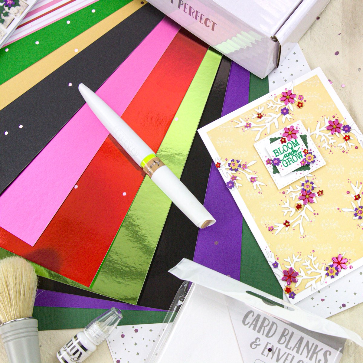 tonicstudios's tweet photo. Our #brandnew Craft Kit Wildflower Garden contains everything you need to create stunning spring crafts!ππ‘
.
Get yours now!
β‘οΈ https://t.co/ZEE0hnRMne
.
#toniccraftkit #tonicstudios #tonicstudiosdies #craftsupplies #craftkit #nuvo #craftperfect #spring #springcrafts https://t.co/tDqlQxo3kk