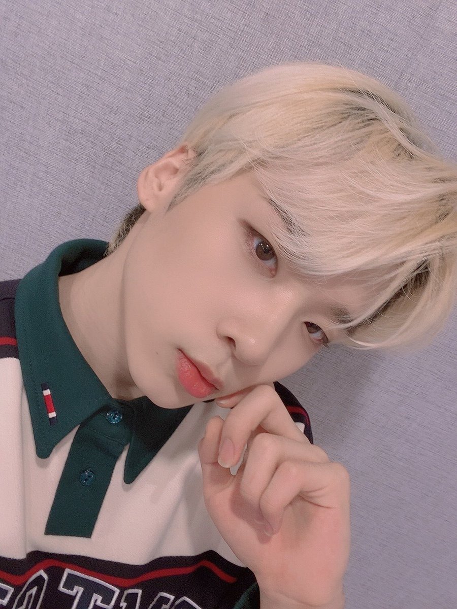 mcndfancafe's tweet photo. 220317 #MCND [From. #Castle_J]
셀카🧨💣

진짜 꼭 완전 몸 조심해야해여 젬🥰 행복한 하루 보내라아❤️👊🏻 https://t.co/sBMAtjJswQ