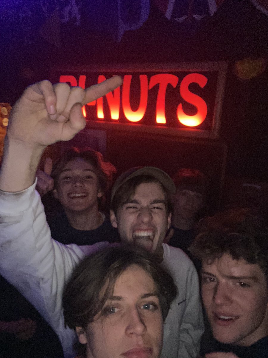 Bas_Vanhaecke's tweet photo. Niets beter dan een avondje Pi-Nuts https://t.co/1PFTXvir5E